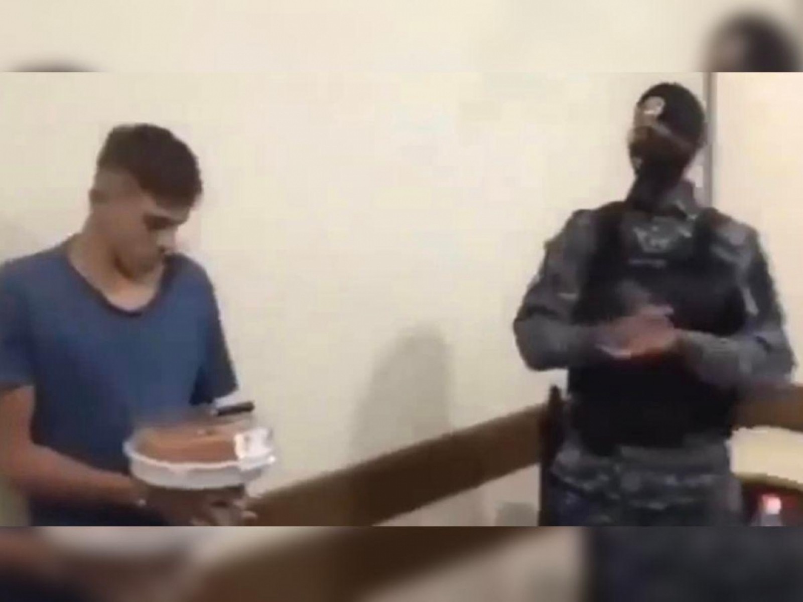 [Video] Policía de Brasil detienen a un menor de edad por tráfico de drogas y descubrieron que cumplia los 18 años ese m