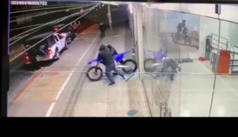 Sujetos roban tres motocicletas de un concesionario en Mosquera, Cundinamarca 