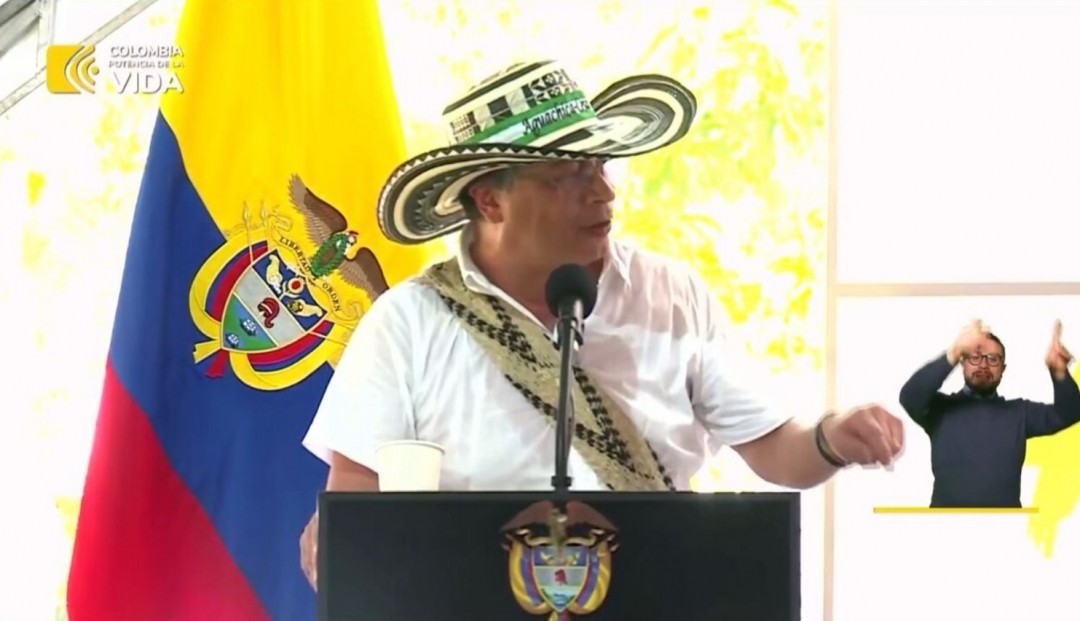 Presidente Petro Responde a Iván Duque: «Están Asustados» por Propuesta de Coalición para 2026