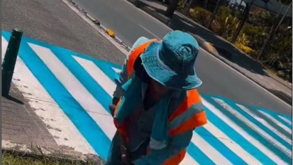 Obreras y Obreros siguen embelleciendo la ciudad 