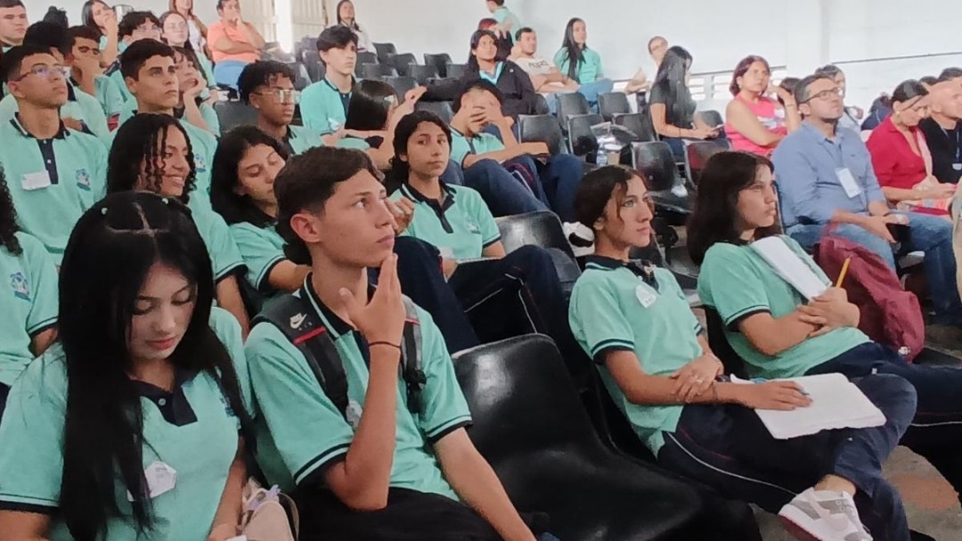 Aseo de Pereira expuso a estudiantes del Ormaza, la importancia de hacer una gestión adecuada de los residuos sólidos