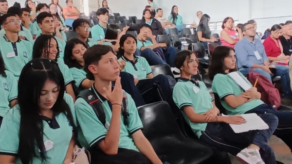 Aseo de Pereira expuso a estudiantes del Ormaza, la importancia de hacer una gestión adecuada de los residuos sólidos