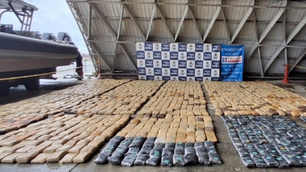 Capturan a dos nicaragüenses y un colombiano con dos toneladas de marihuana en Buenaventura