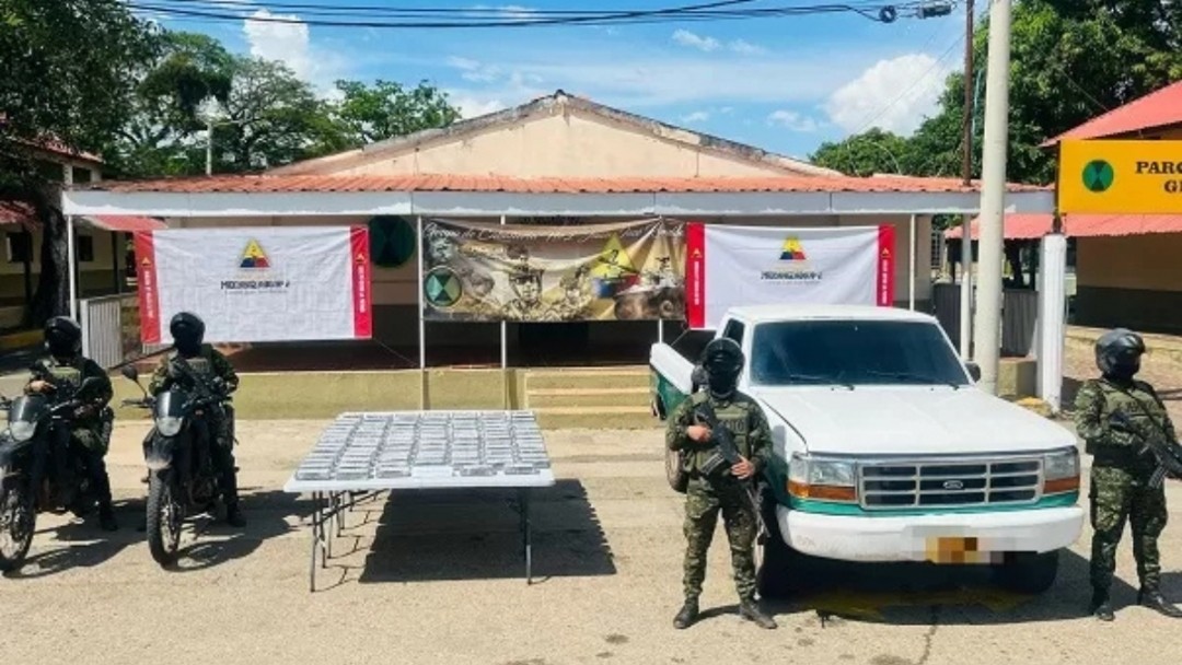 Duro golpe al ELN: Ejército incauta 90 kilos de cl0rh1dr4t0 de c0c4ína en La Guajira
