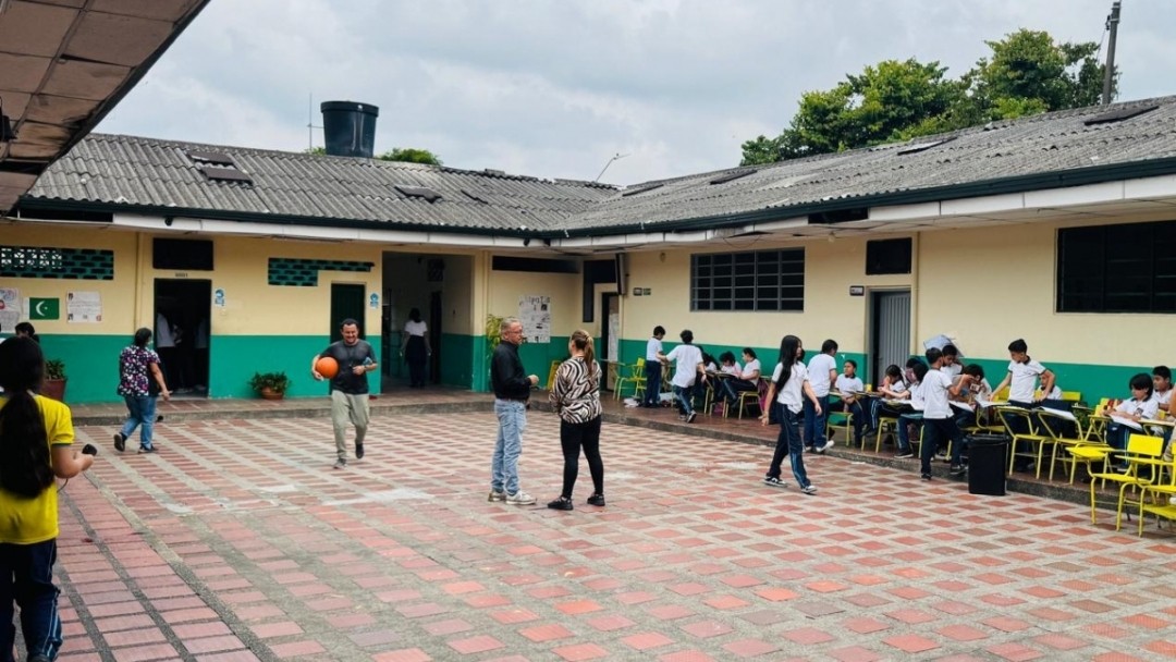 Alcaldía de Pereira realiza mejoramientos en la infraestructura educativa, garantizando espacios adecuados para el apren