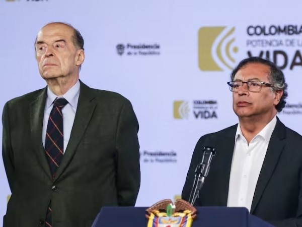 Álvaro Leyva cuestiona la salud mental del presidente Gustavo Petro en una nueva carta