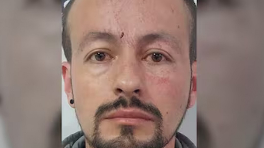 Cuidador acusado de abusar de tres menores no aceptó cargos y seguirá detenido