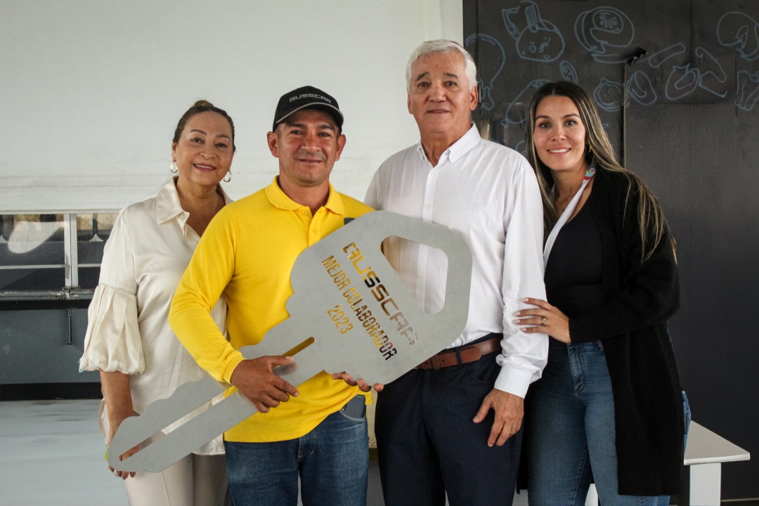 Reconocimiento Extraordinario: ¡Una Casa como Premio al Mejor Colaborador del Año 2023!