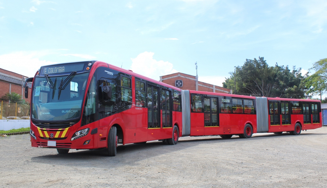 BUSSCAR CUMPLE A LOS BOGOTANOS, A LOS CLIENTES Y A TRANSMILENIO