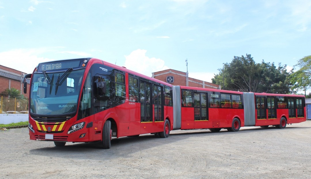 BUSSCAR CUMPLE A LOS BOGOTANOS, A LOS CLIENTES Y A TRANSMILENIO