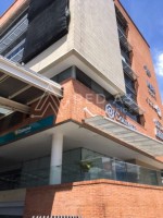 Red A3 Inmobiliarios Arrienda Local en Centro Comercial y Empresarial Uniplex