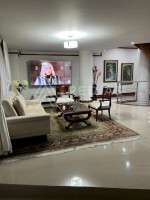 Se Vende Amplia Casa con Apartaestudio Independiente