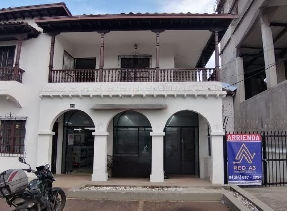 Casa Comercial en Arrien...