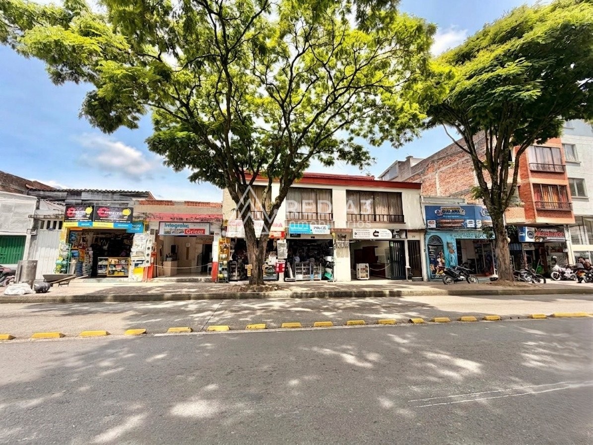 Casa Comercial en Arrien...