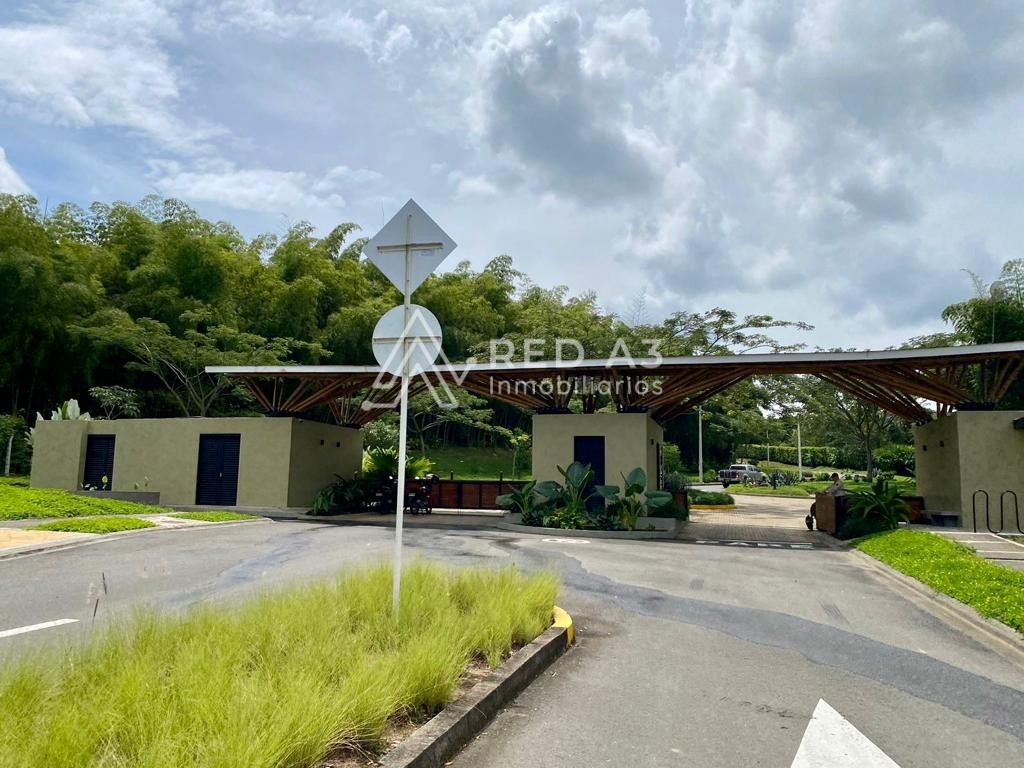 Lote en Venta en Condomi...