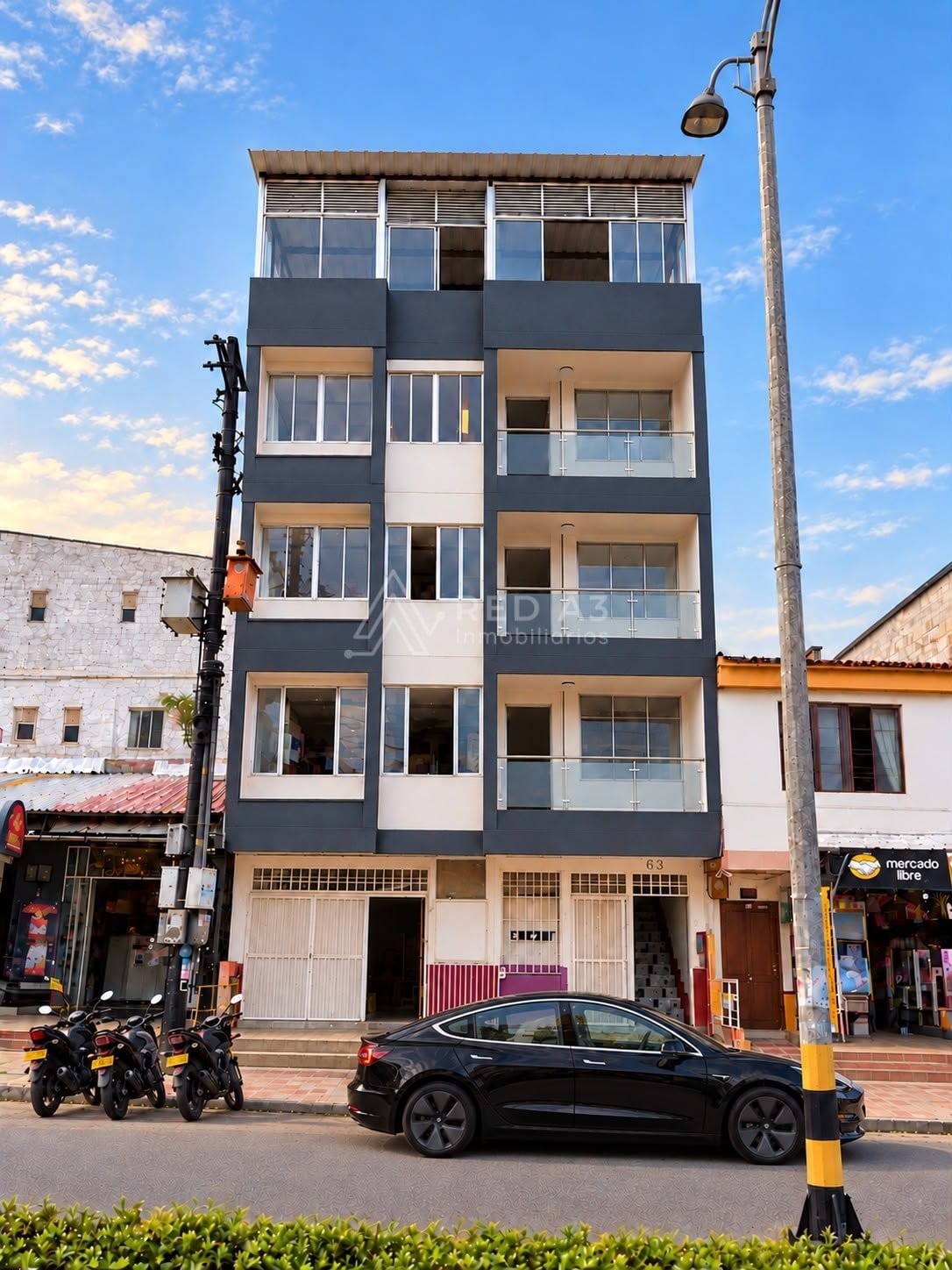 Edificio Comercial en Ar...