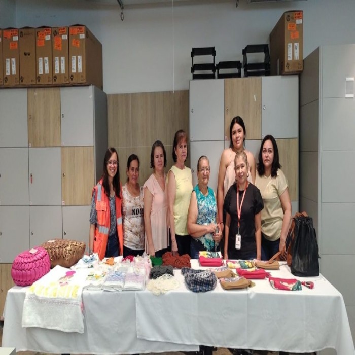 PRIMERA EXHIBICIÓN COMERCIAL GRUPO MUJERES TEXTIL COMUNA FERROCARRIL.