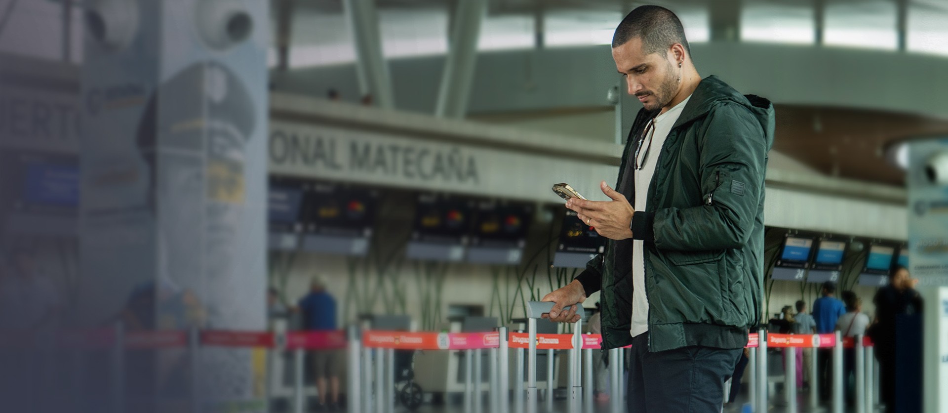 Banner de *No dejes tus maletas olvidadas* El Aeropuerto Internacional Matecaña les recomienda el cuidado de sus objetos personales y equipaje.