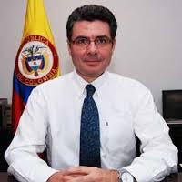 Dr. Alejandro Gaviria MINISTRO DE SALUD