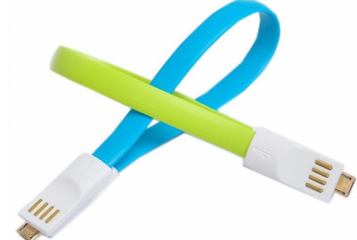 CABLE FLAT IPHONE 5/6 (20 CM) (GREEN) (PAQUETE x 10 UND)