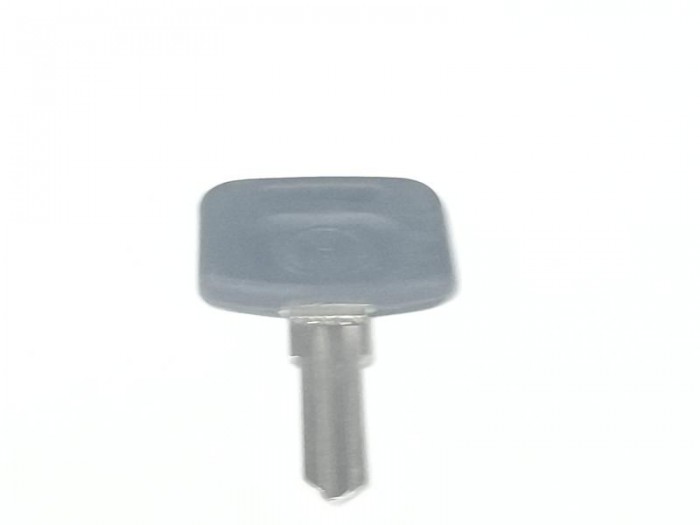 LLAVE EN BLANCO