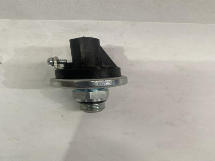 Suiche de presion valvula de freno DX55W