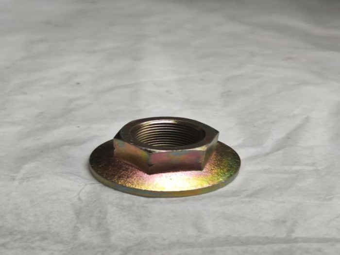 Tuerca de Rueda Trasera LH CF