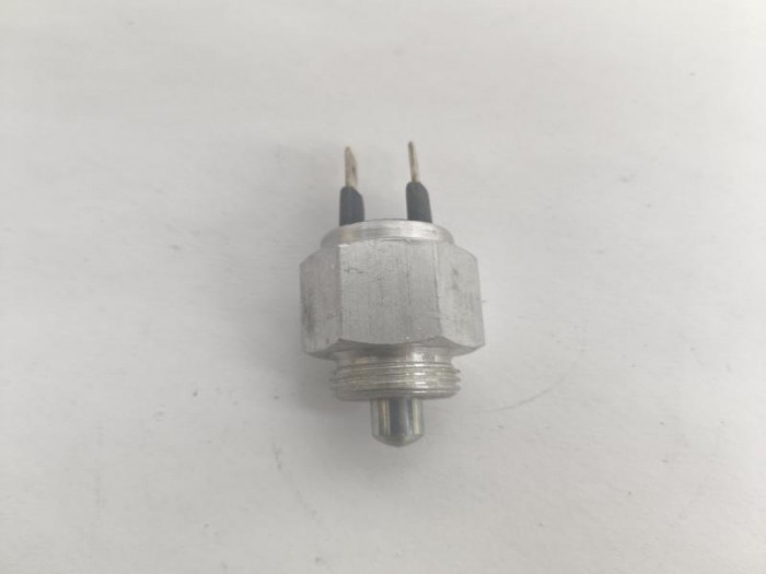 CONMUTADOR PEDAL DE EMBRAGUE