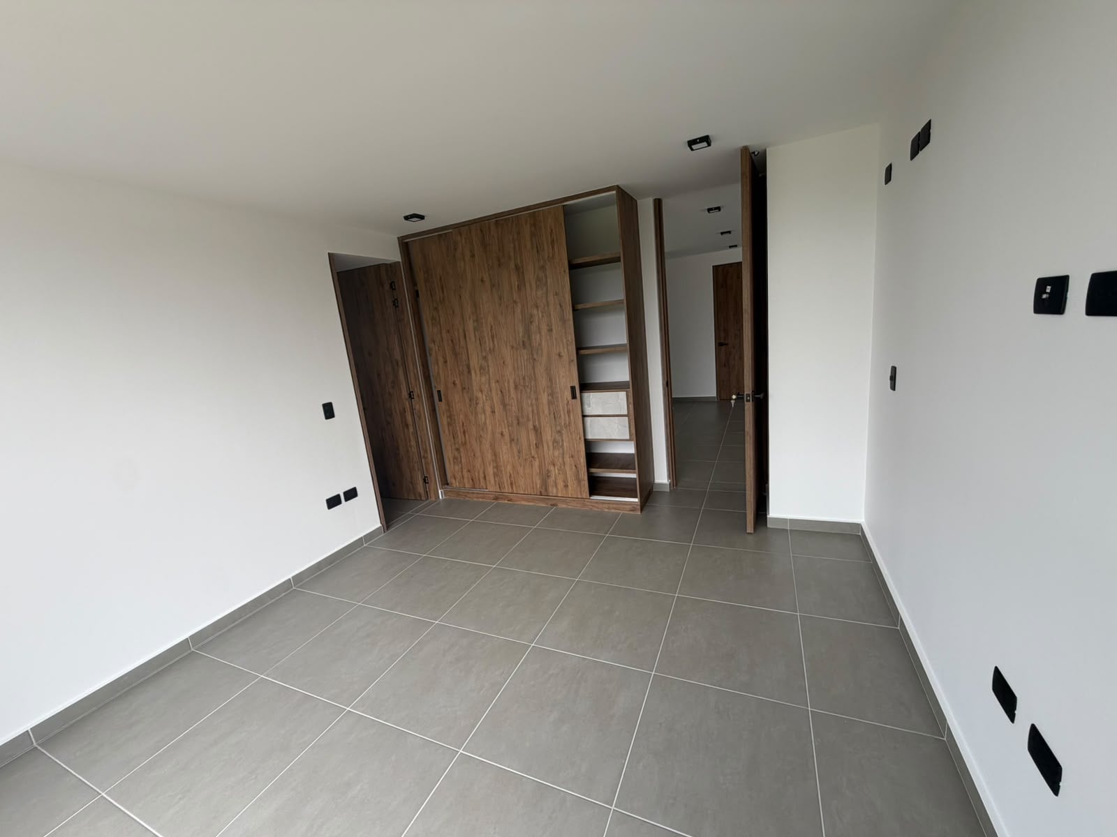Apartamento Renta Av. 30 de Agosto Pereira