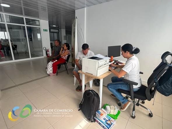 Hoy estuvimos en Puerto Salgar, Cundinamarca llevando nuestros servicios directamente a los empresarios en la oficina Smart Economy
