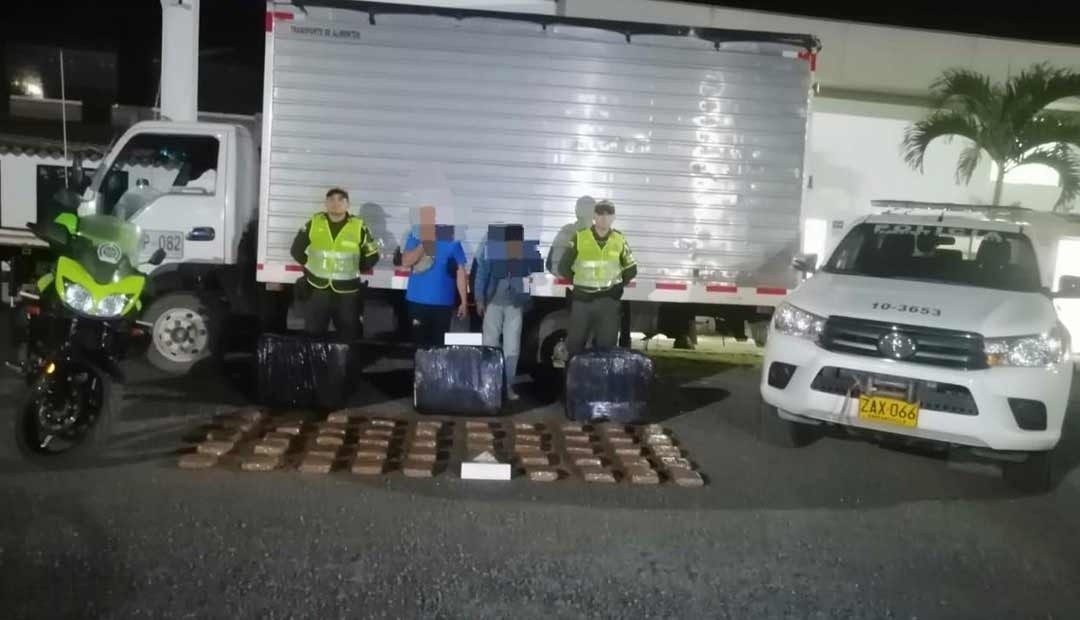 Cayeron en Pereira con 100 kilos de marihuana encaletados en caja
