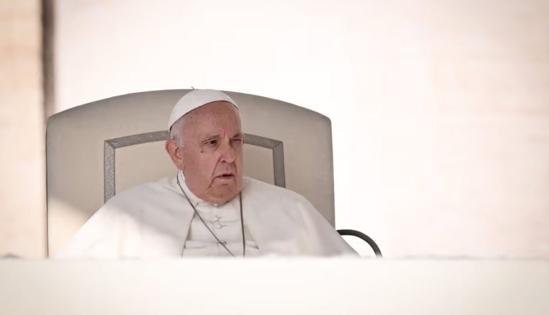 El papa hace un llamado a la paz en medio de la tragedia