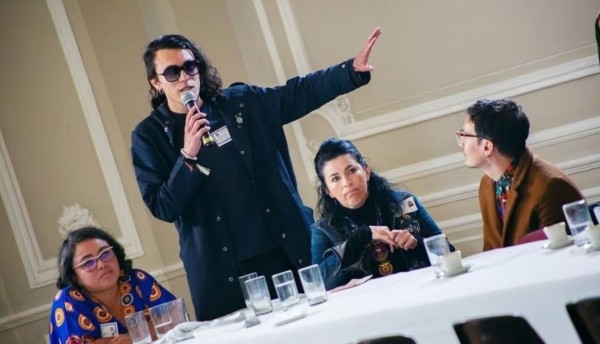 Gareth Sellase, el nuevo rostro de la juventud y envía un mensaje de rebeldía y "esperanza"