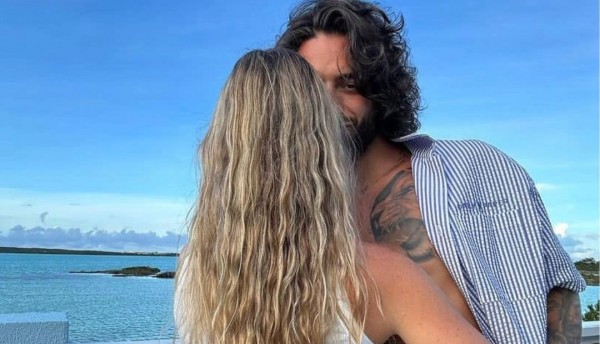 Maluma anuncia su paternidad con emoción y alegría en un concierto especial