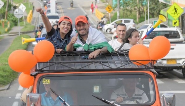 Juan Diego cerró campaña con una caravana apoteósica por todo el departamento de Risaralda
