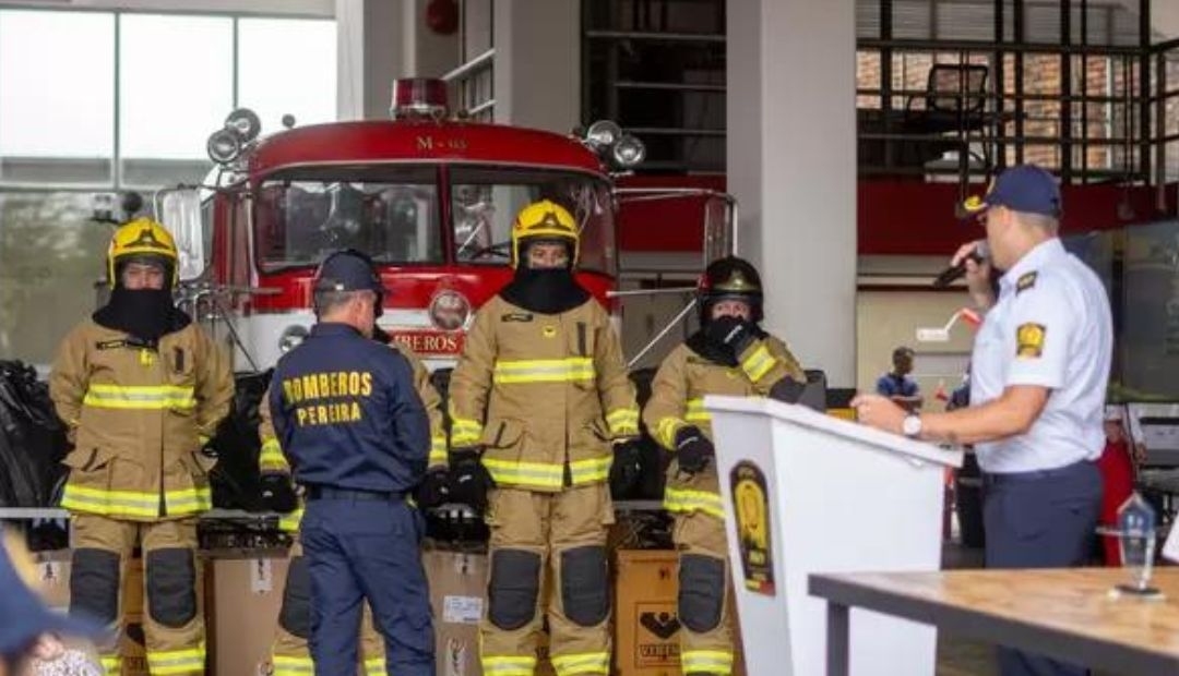 Bomberos de Pereira lanzan campaña para prevenir incendios y accidentes con pólvora durante la navidad