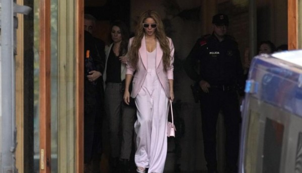 Shakira evita juicio por fraude fiscal, se llaga a un acuerdo para pagar millonaria multa