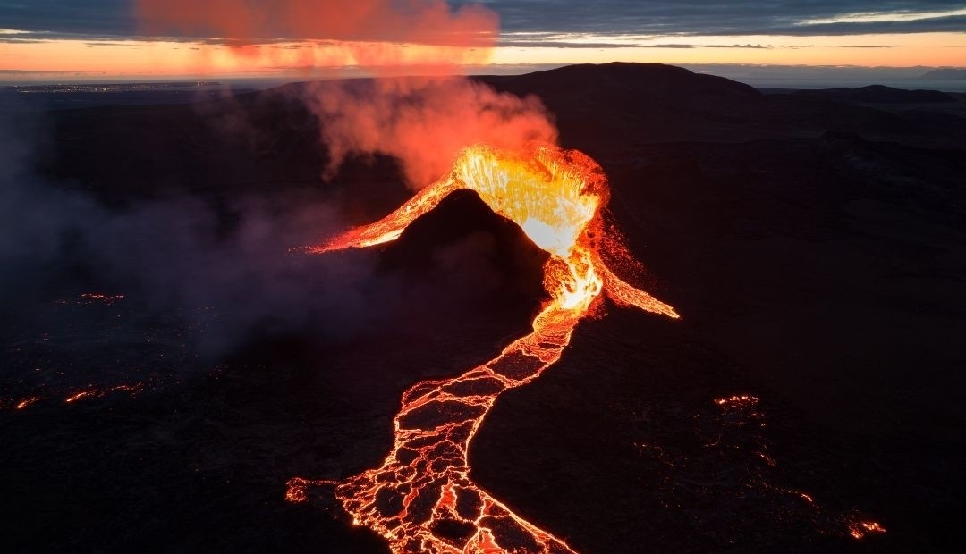 Tragedia en Indonesia, la erupción volcánica deja 22 personas muertas