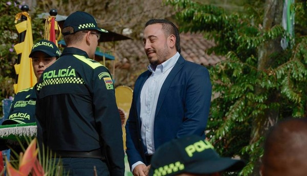 Gobernador Juan Diego Patiño posesionó su gabinete en Apía, dando un mensaje de descentralización