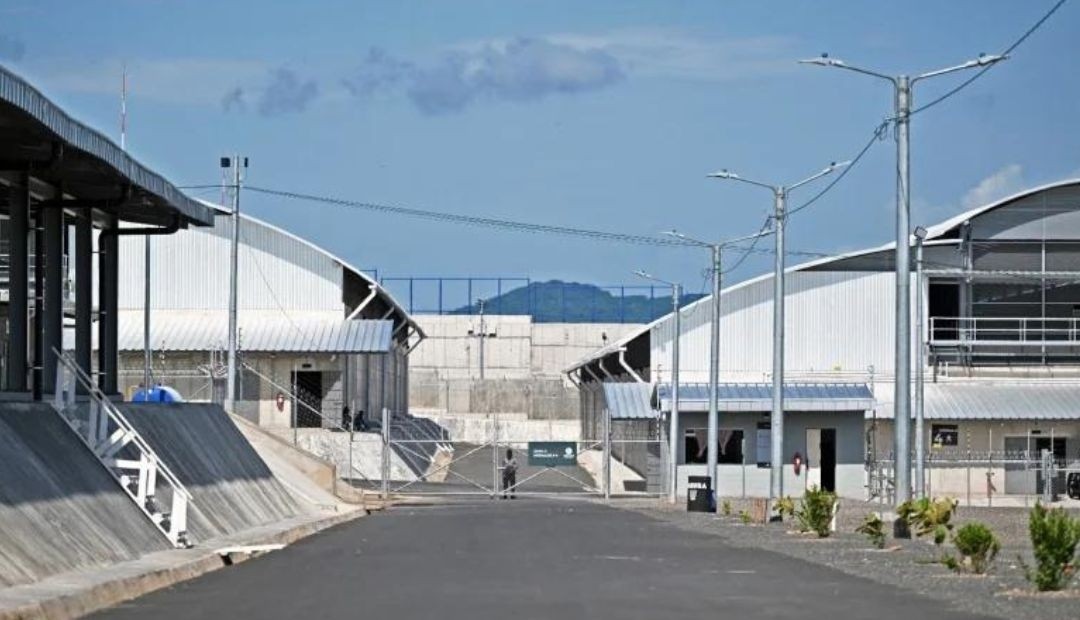 Ecuador se inspirará en el modelo salvadoreño para construir megacárceles 