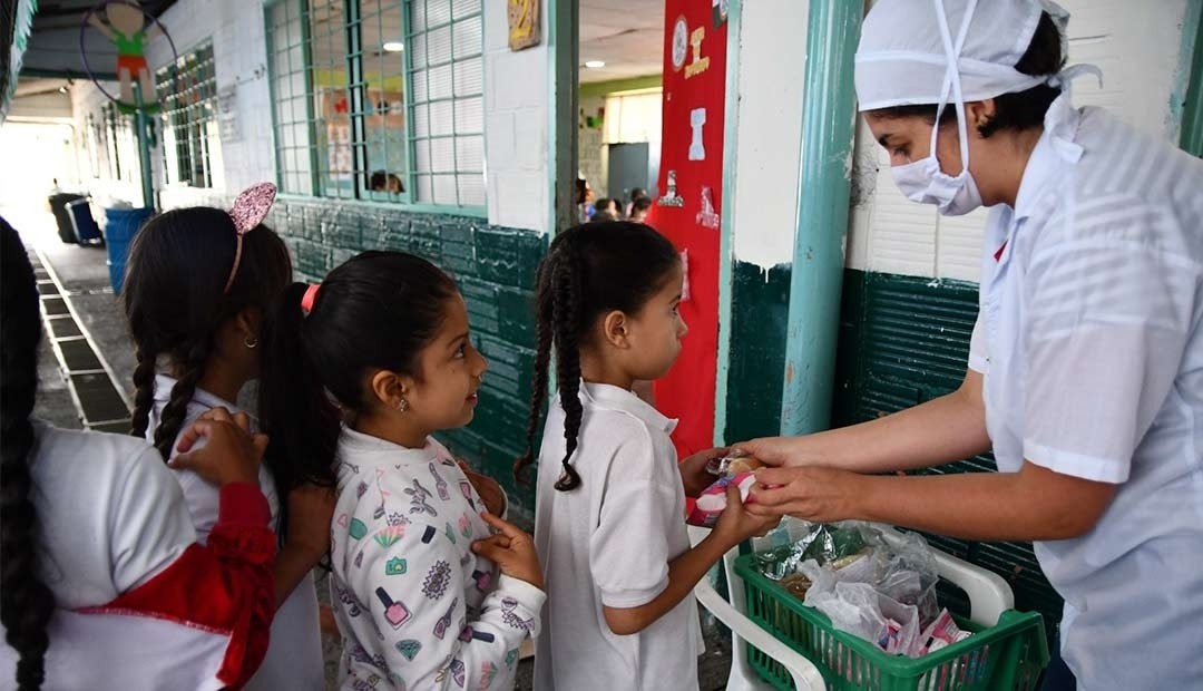 $13.500 millones ha dispuesto el alcalde Roberto Jiménez para garantizar el programa “Todos a la Escuela”