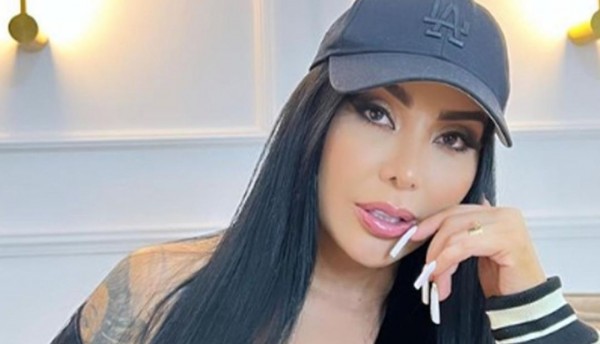 Marcela Reyes vuelve a ser víctima de biopolímeros