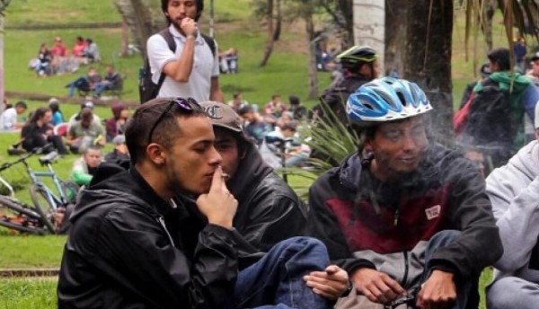 Corte Constitucional deja en firme prohibición de drogas en parques y espacio público