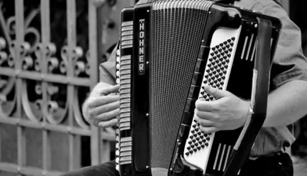 Trágica pérdida en el vallenato: conocido acordeonero fallece en un fatal accidente