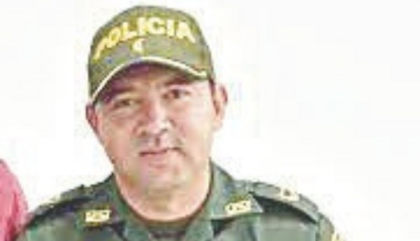 ESCANDALO: ¿Excomandante de la Policía de Pereira abrazado con la delincuencia en Quimbaya?