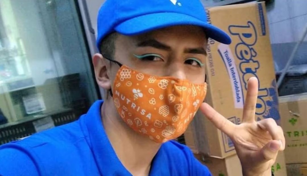 Joven denuncia rechazo de su jefe y empresa por ir con los ojos delineados