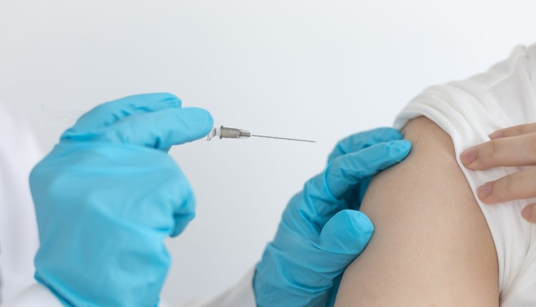 Hipervacunado: hombre se aplica 217 dosis de vacuna contra el covid 