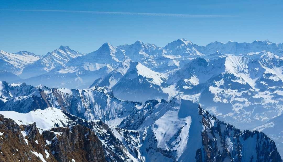 Catástrofe en los Alpes Suizos: Cinco esquiadores fueron encontrados muertos