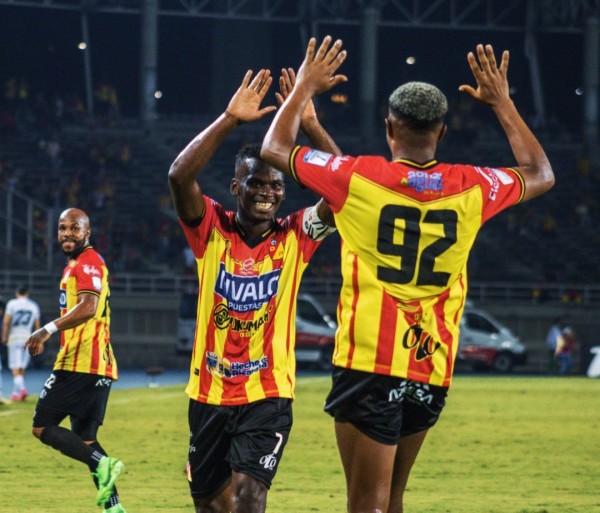 Deportivo Pereira: Líder absoluto del Fútbol Profesional Colombiano