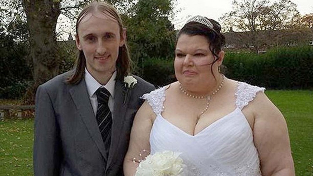 Debbi Wood, conocida como la "mujer más celosa del mundo"